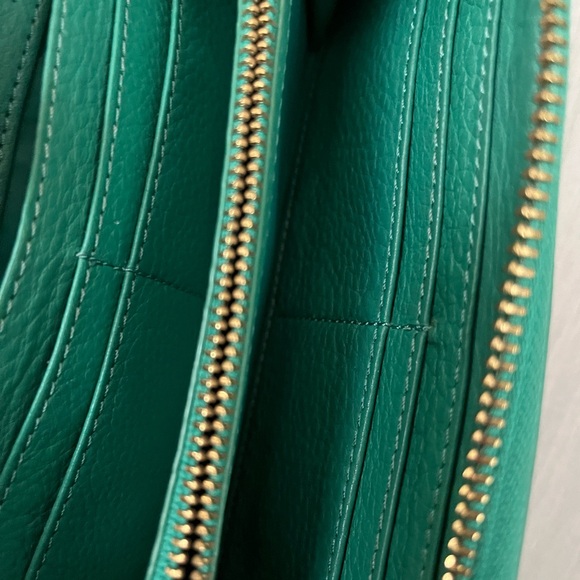 Green Leather large Tori Burch Wallet - Picture 4 of 5